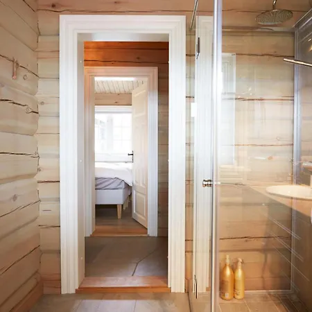 Spacious Log Panoramic View And Hot Tub Holiday home *