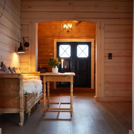 Spacious Log Panoramic View And Hot Tub Holiday home *